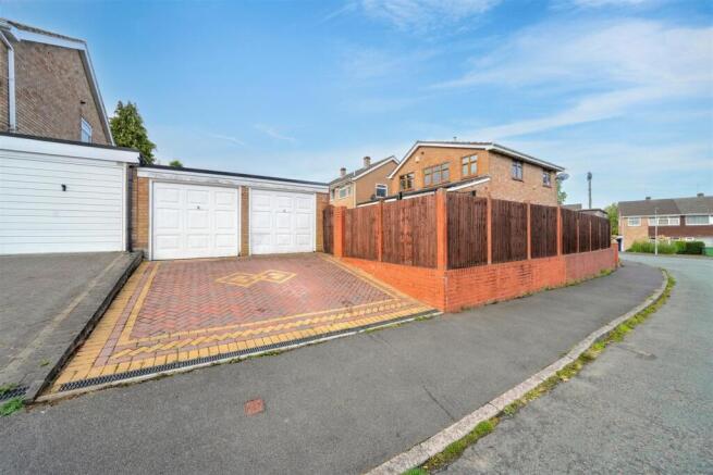 DRIVEWAY.jpg