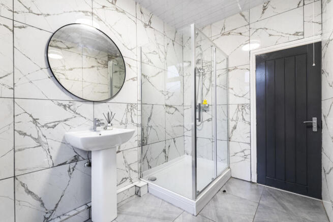 2 bed House to rent Image 10