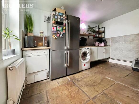 5 bed Detached for sale Image 11