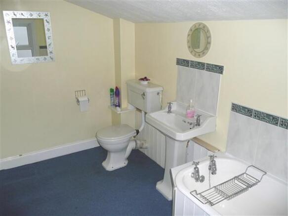 BATHROOM/W.C.