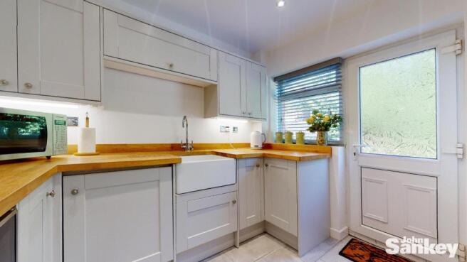 Kitchen 2.jpg