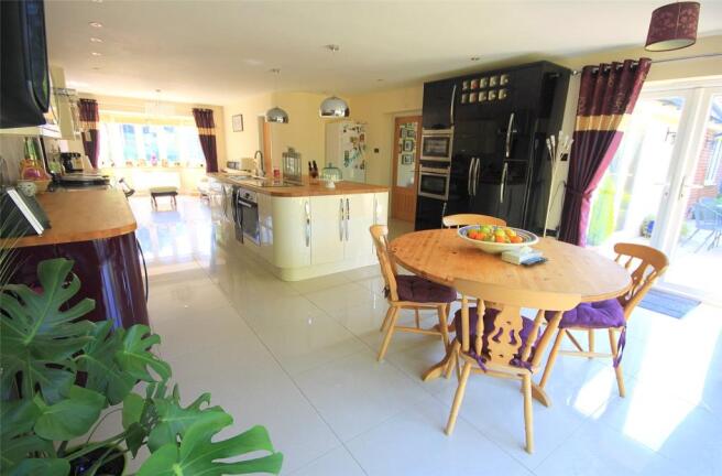 Kitchen/Dining/Famrm