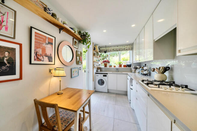 Derby Avenue, London, N12 photo 4