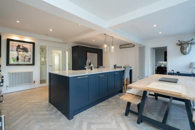 8 Blackmore Way (1017 of 86).jpg
