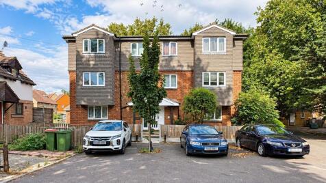 Emerald Close, London, E16