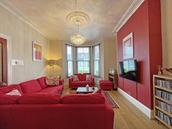Mutley Road 25 - Lounge Front.jpg