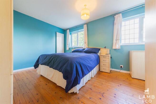 BEDROOM 1: