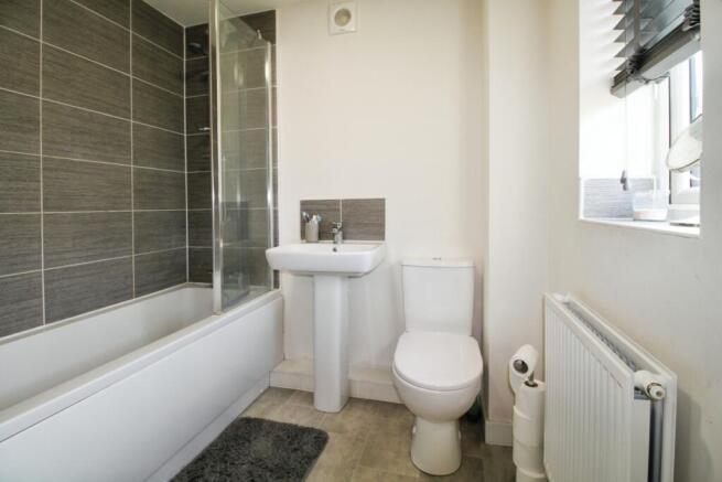 2 bed Apartment for sale Image 11
