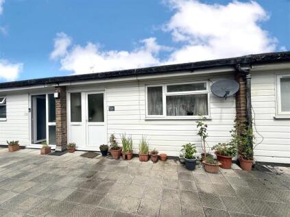 Reading Road, Yateley