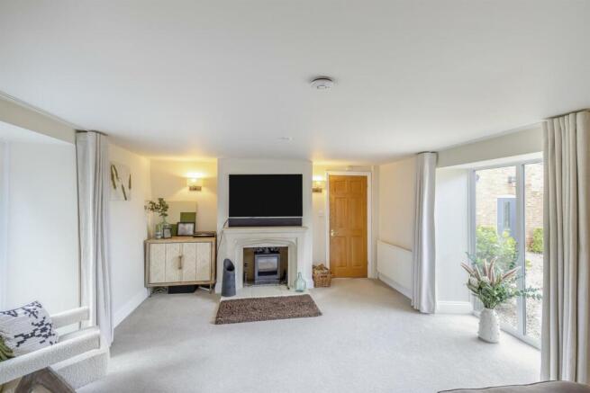 8594142-interior08.jpg