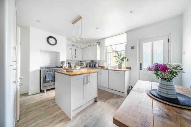 Kitchen/Dining Room (2)