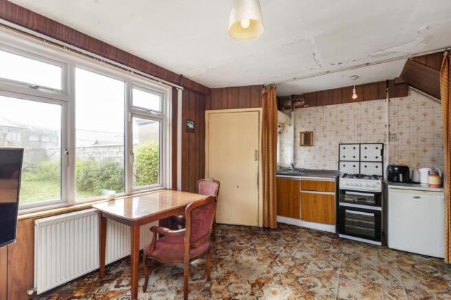 Kitchen/ Dining Room