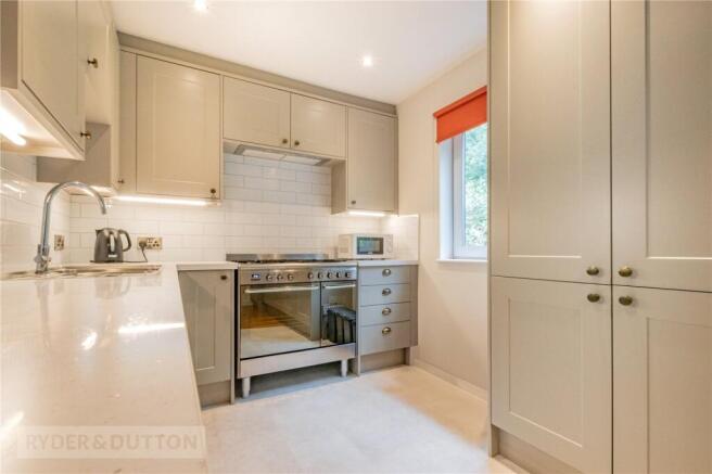 Tamewater Court, Dobcross, Saddleworth, OL3 photo 4