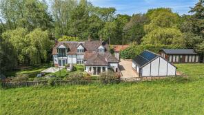 Larchwood House, Track Between The Lodge Crocker End And Magpies, Nettlebed, Henley-on-thames RG9 5BE