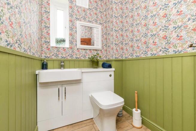 4 bed Detached for sale Image 11