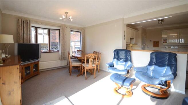 Family Room 02