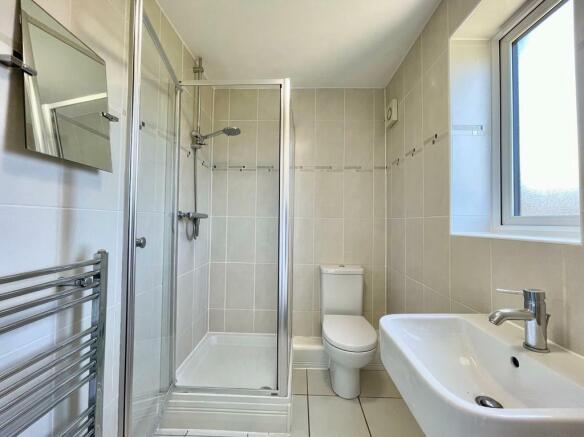 ensuite.jpg
