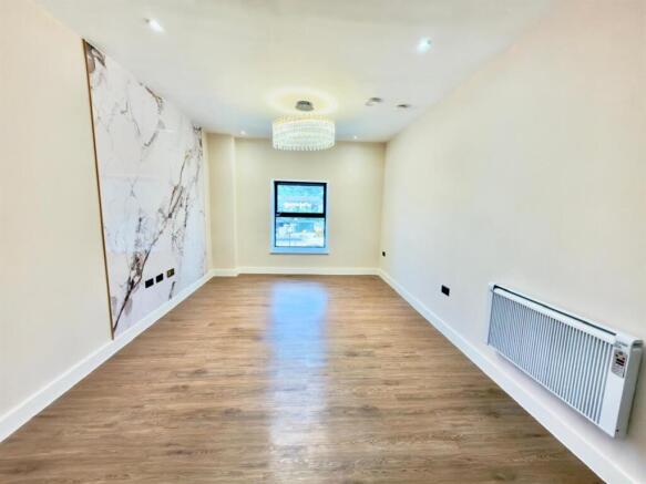 1 bed Apartment to rent Image 11