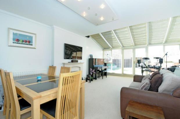 Sitting/Dining Room