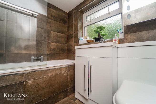 3 bed Semi-Detached for sale Image 9