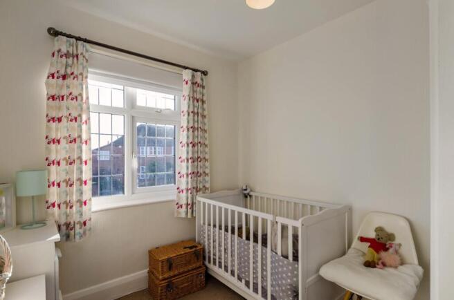 4 bed Semi-Detached to rent Image 10