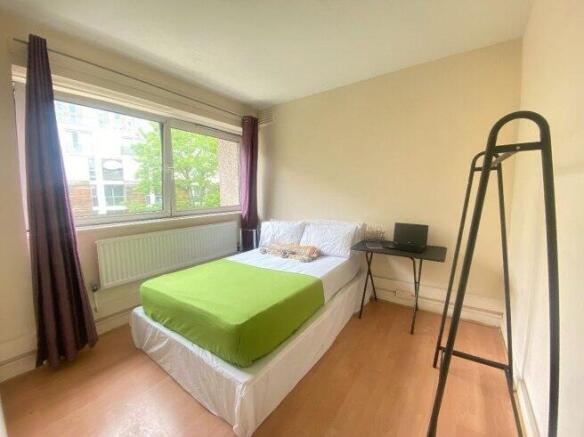 room-4-flat-12-gilbertson-house-e14-8pl-993578