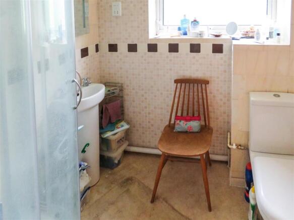 Shower Room B.JPG