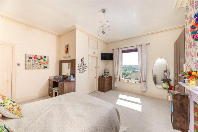 5 bed Terraced for sale Image 12