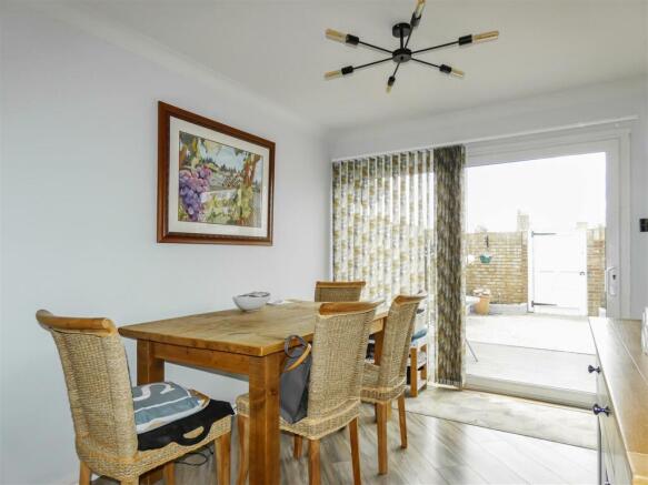 Lounge/Dining Room