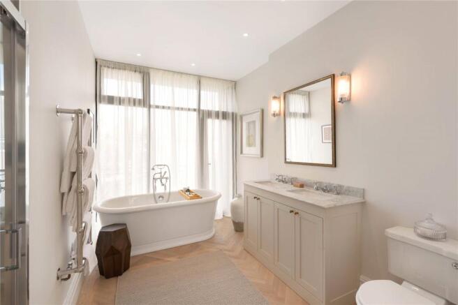En Suite Bathroom