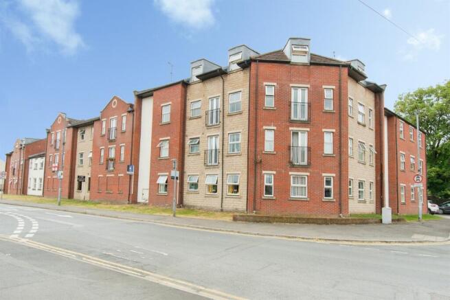 2 bed Apartment for sale Image 10