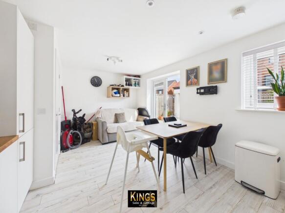 3 bed Semi-Detached for sale Image 4