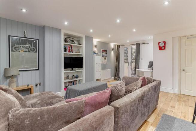 1 bed Apartment for sale Image 6