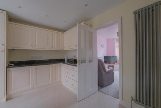 2 bed Terraced for sale Image 5