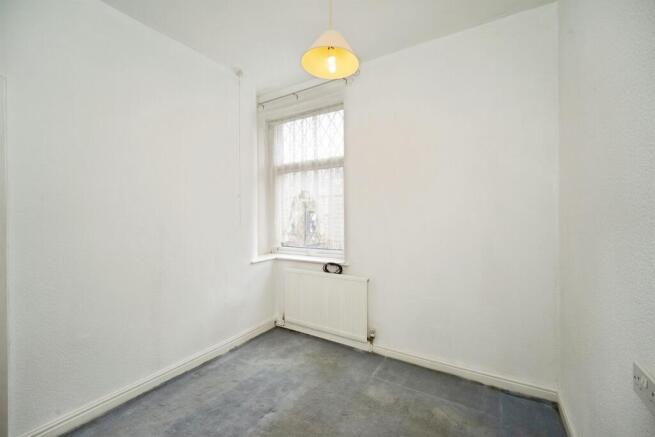 3 bed Terraced for sale Image 8