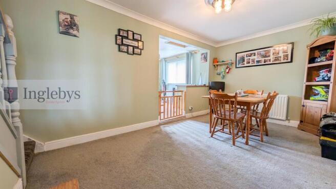 4 bed Semi-Detached for sale Image 7