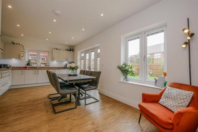 Kitchen/Dining Room