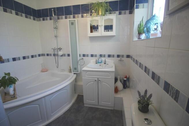 BATHROOM / WC