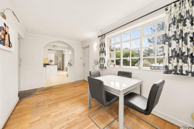 4 bed Detached for sale Image 11