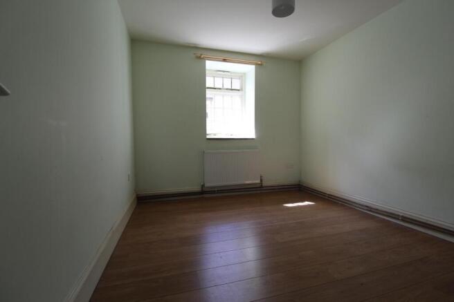 3 bed Flat to rent Image 6