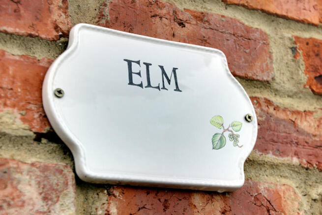 1 bed Mews to rent Image 9