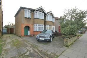 115, Tenniswood Road, Enfield EN1 3HF