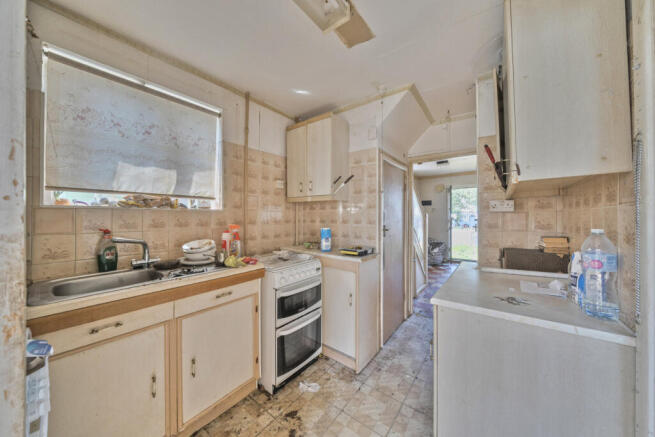 24-6823233b19933-...