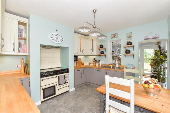 Kitchen/ Breakfast Room