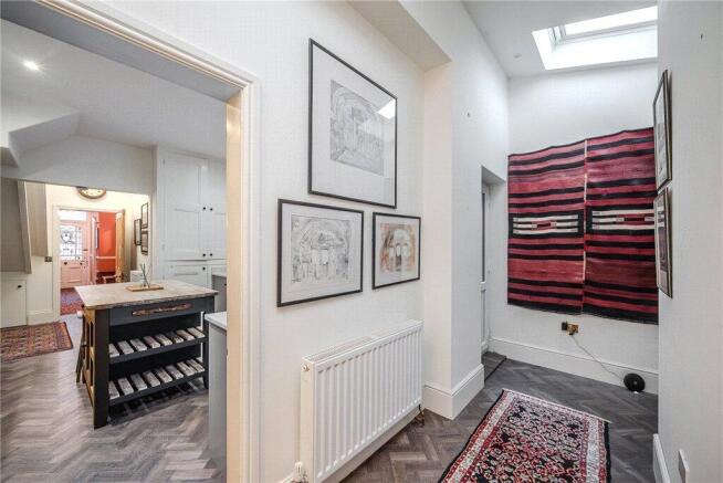 2 bed Apartment for sale Image 9