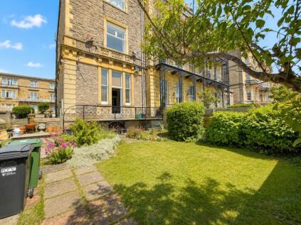 South Road, Hillside - Superb Ground Floor Garden Flat