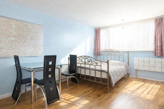 Canning Town, E16 Flat for Sale By Barrain London