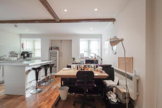 1 bed Apartment to rent Image 9