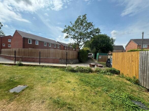 2 bed Apartment to rent Image 8