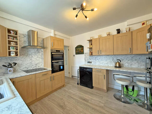 2 bed Apartment for sale Image 3